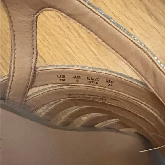 Naturalizer Gray Snakeskin Strappy Heels 7 - Picture 6 of 6